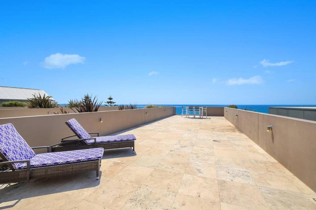 Апартаменти Beach And Ocean Front Penthouse With Wifi And Parking Entrance Екстер'єр фото